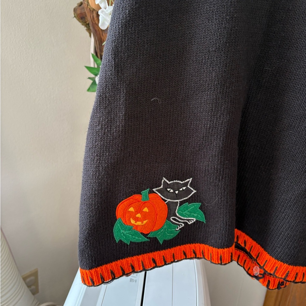 Basic Editions Vintage Festive Black and Orange Halloween Vest 🎃 - Picture 6 of 6